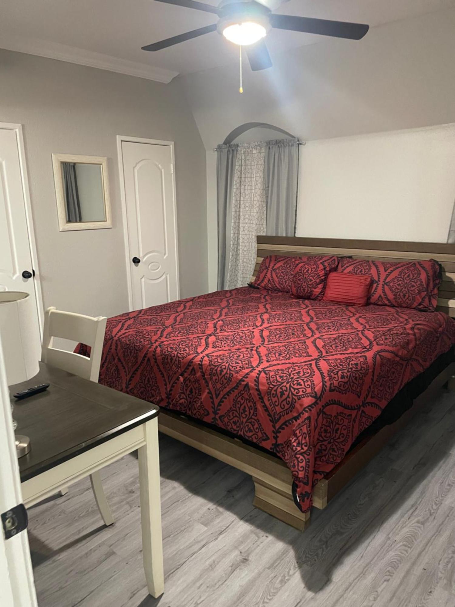 Rafeal Apartment Хюстън Екстериор снимка